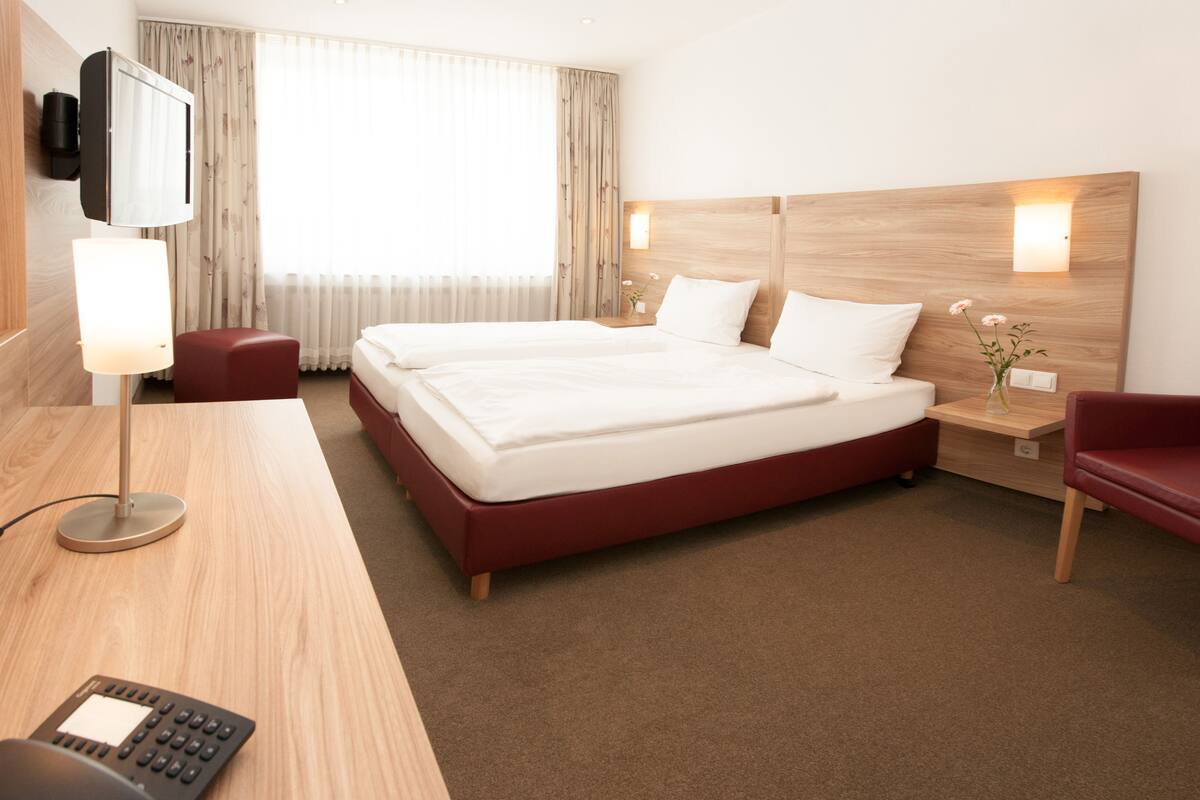 double room | desk, soundproofing, iron/ironing board, rollaway beds