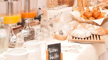 Free daily buffet breakfast