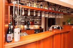 Bar (on property) - Hotel Schützenburg (Burscheid)