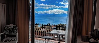 Assos Longevity Hotel