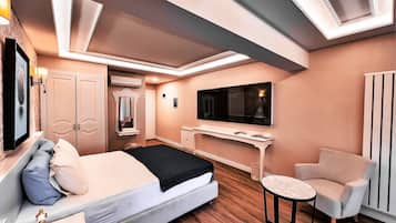 Comfort Double Room | Egyptian cotton sheets, premium bedding, down comforters, minibar