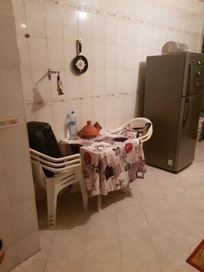 Apartment, 3 Bedrooms | Private kitchen | Fridge, microwave, stovetop, espresso maker - Residence Ghandi (Mohammedia)
