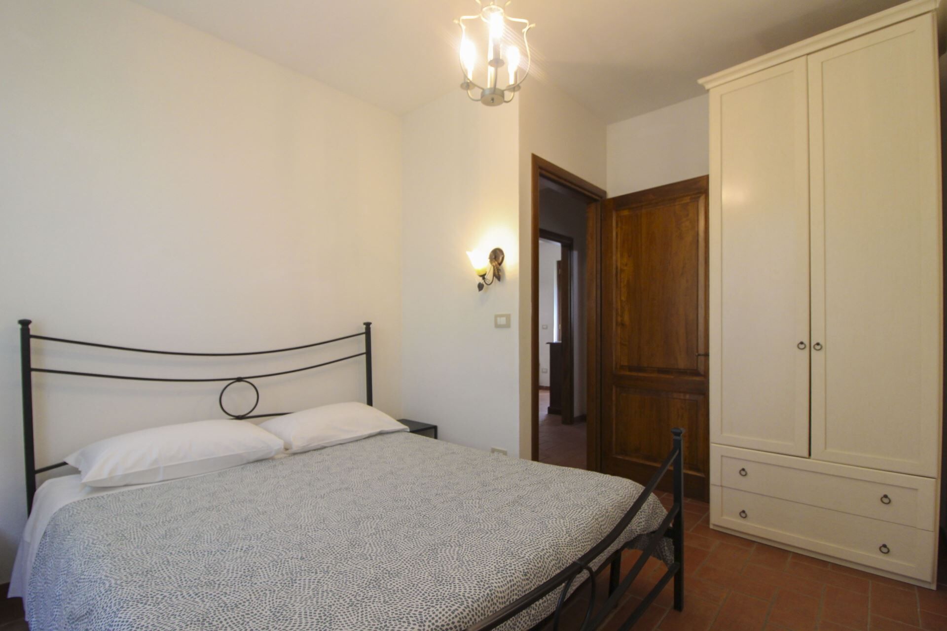 2 habitaciones, tabla de planchar con plancha y wifi 