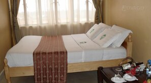 Tweepersoonskamer | Een bureau, gratis wifi, beddengoed