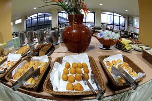 Desayuno bufé gratuito y diario