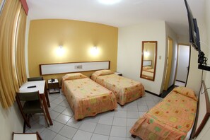 Minibar, cortinas blackout, sistema de insonorización y wifi gratis 