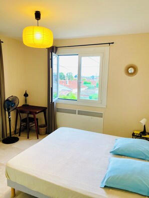 5 chambres, fer et planche à repasser, Wi-Fi gratuit, draps fournis