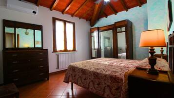 4 Schlafzimmer, Bügeleisen/Bügelbrett, WLAN