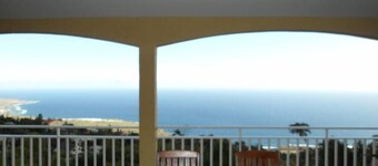 Trois Bassins: House / Villa - Les trois bassins