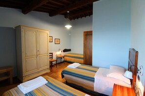 9 bedrooms, iron/ironing board, WiFi - Very panoramic villa with private fenced swimming pool situated between Arezzo and Florence. The tow (Castiglion Fibocchi)