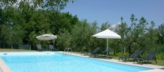 Panoramic villa surrounded by vineyards and olive groves, 5 km from Montepulciano and Torrita di Sie