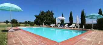 Typical farmhouse with private swimming pool and large outdoor area. Situated near the village of Fo