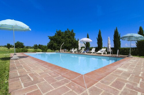 Typical farmhouse with private swimming pool and large outdoor area. Situated near the village of Fo