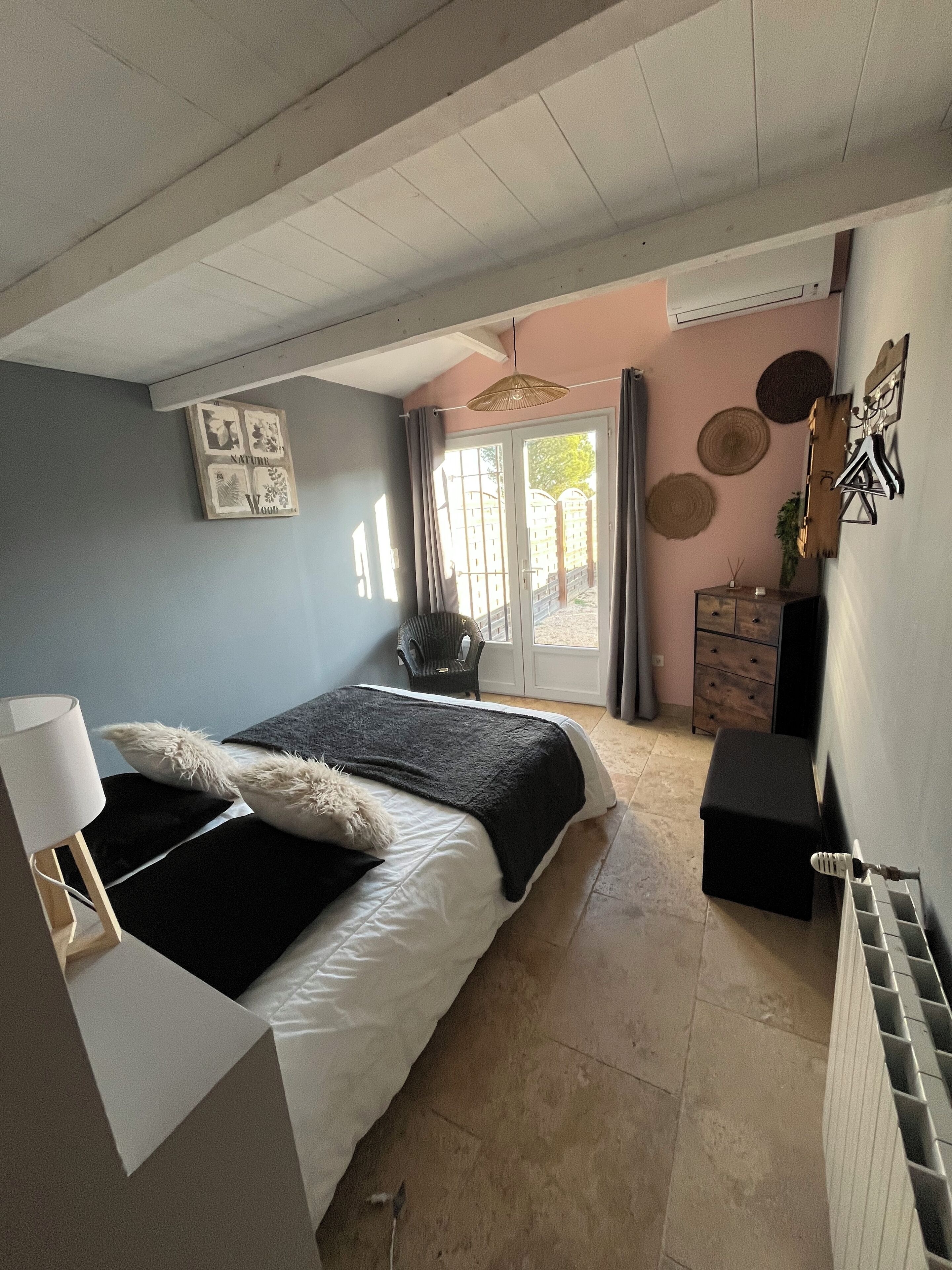 5 chambres, fer et planche à repasser, lit parapluie, Wi-Fi gratuit