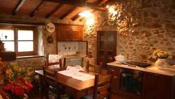 Frigorifero, microonde, forno, lavastoviglie