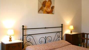 3 bedrooms, iron/ironing board, WiFi