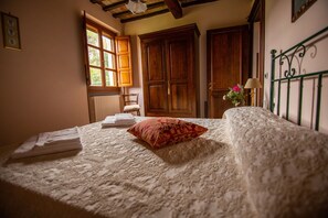 4 bedrooms, WiFi - Villa with private pool, tennis court and table tennis located in Castiglion Fiorentino. Panoramic p (Castiglion Fiorentino)