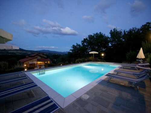 Stone villa situated in a panoramic position between Arezzo and Firenze, in the Casentino Valley. Th