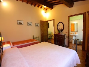 1 bedroom, WiFi, bed sheets