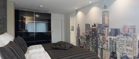 1 bedroom, in-room safe, WiFi, bed sheets