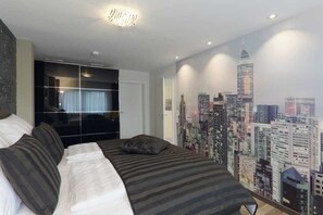 1 bedroom, in-room safe, travel cot, WiFi