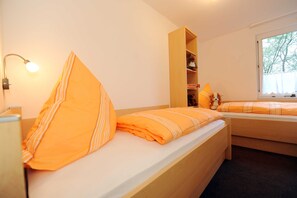 3 bedrooms, in-room safe, travel cot, WiFi