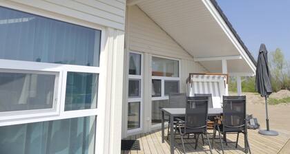 Lomatalo "Am Salzhaff" lähellä rantaa ja Itämerta Poel-saarella