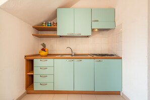 Køleskab, opvaskemaskine