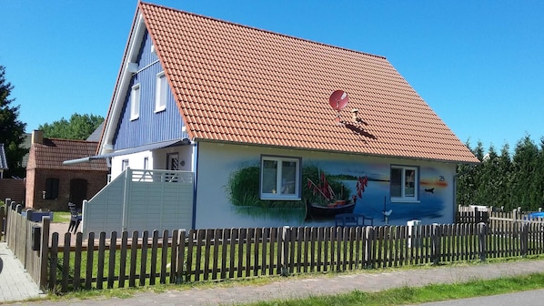 Unclassified image, 1 of 10, button