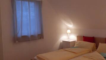 3 Schlafzimmer, Reisekinderbett, WLAN, Bettwäsche