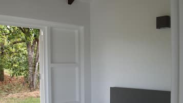 1 bedroom, in-room safe, iron/ironing board, free WiFi