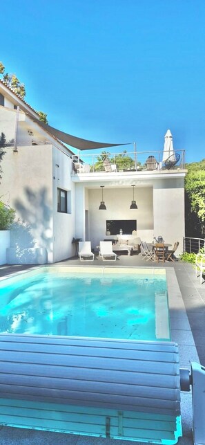 A heated pool - Splendid sea view villa, quiet heated pool near St-Tropez, beaches. (La Croix-Valmer)