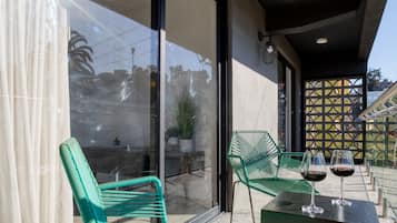Two-Bedroom Apartment with Balcony | Balkon