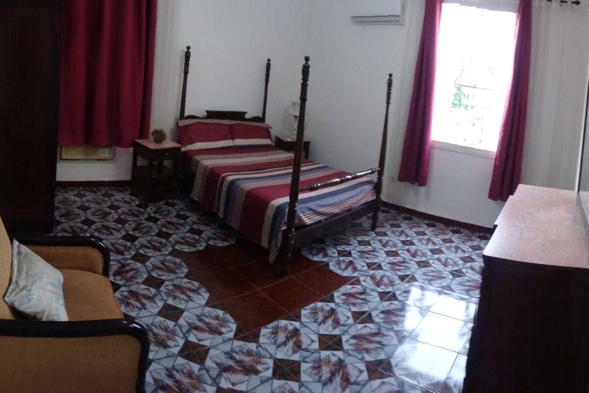 2 Schlafzimmer, BettwÀsche aus Àgyptischer Baumwolle