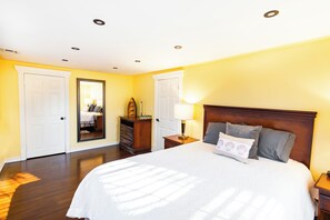 3 camere, una scrivania, ferro/asse da stiro, Wi-Fi