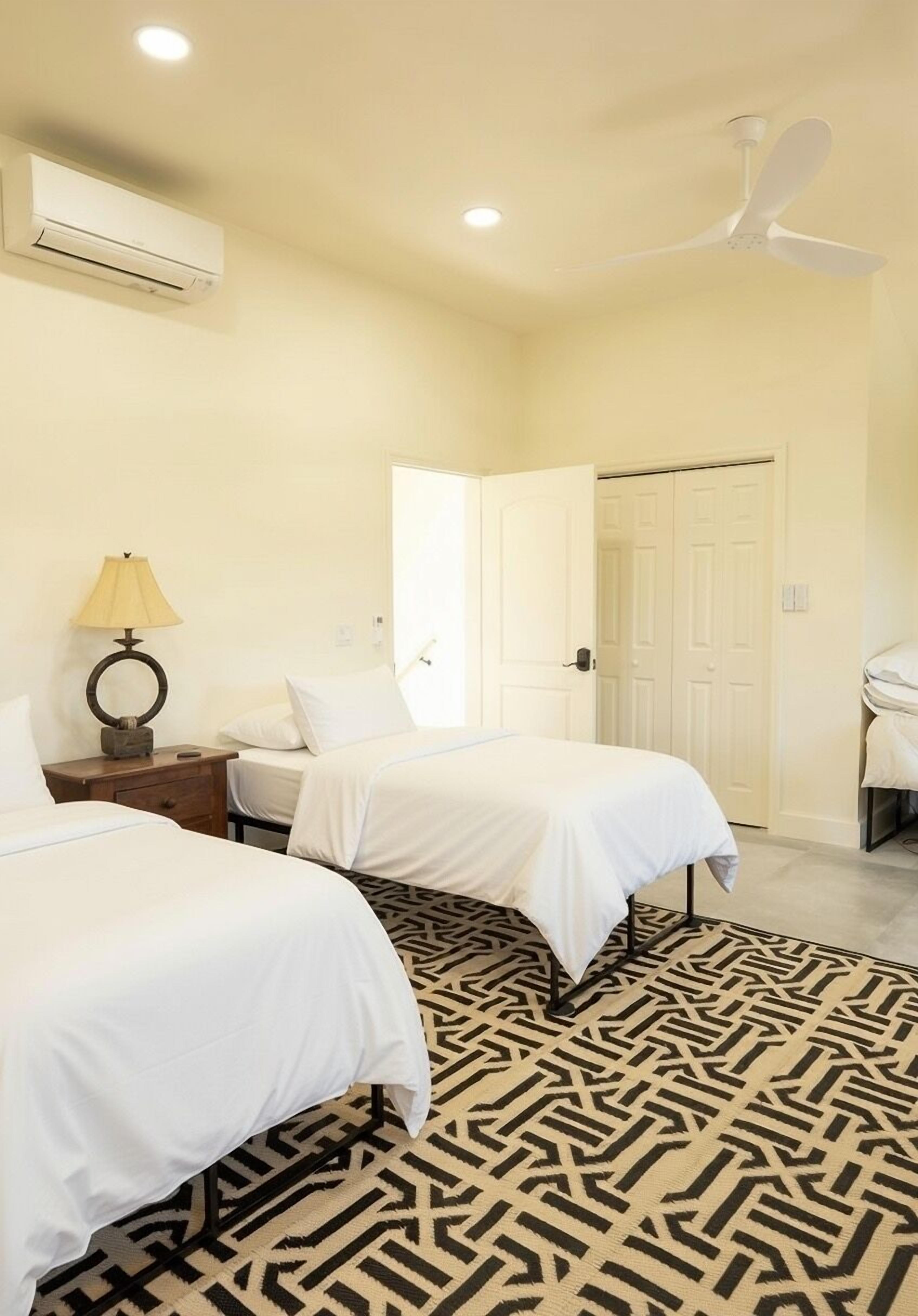 2 bedrooms, iron/ironing board, travel cot, free WiFi