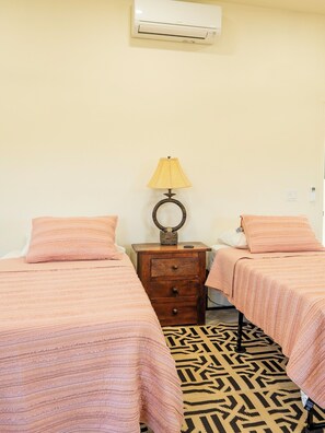 2 bedrooms, iron/ironing board, travel cot, free WiFi