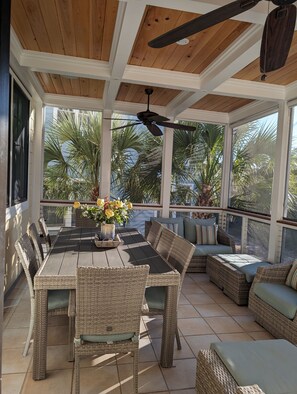 Outdoor dining - Updated Home in Exclusive Gated Ocean Point Wild Dunes 4 min walk to Beach &Pool (Isle of Palms)