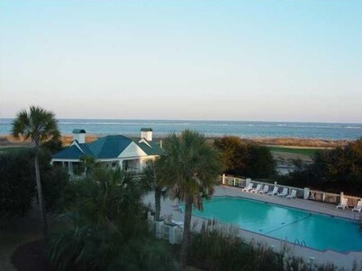 Updated Home in Exclusive Gated Ocean Point Wild Dunes 4 min walk to Beach &Pool