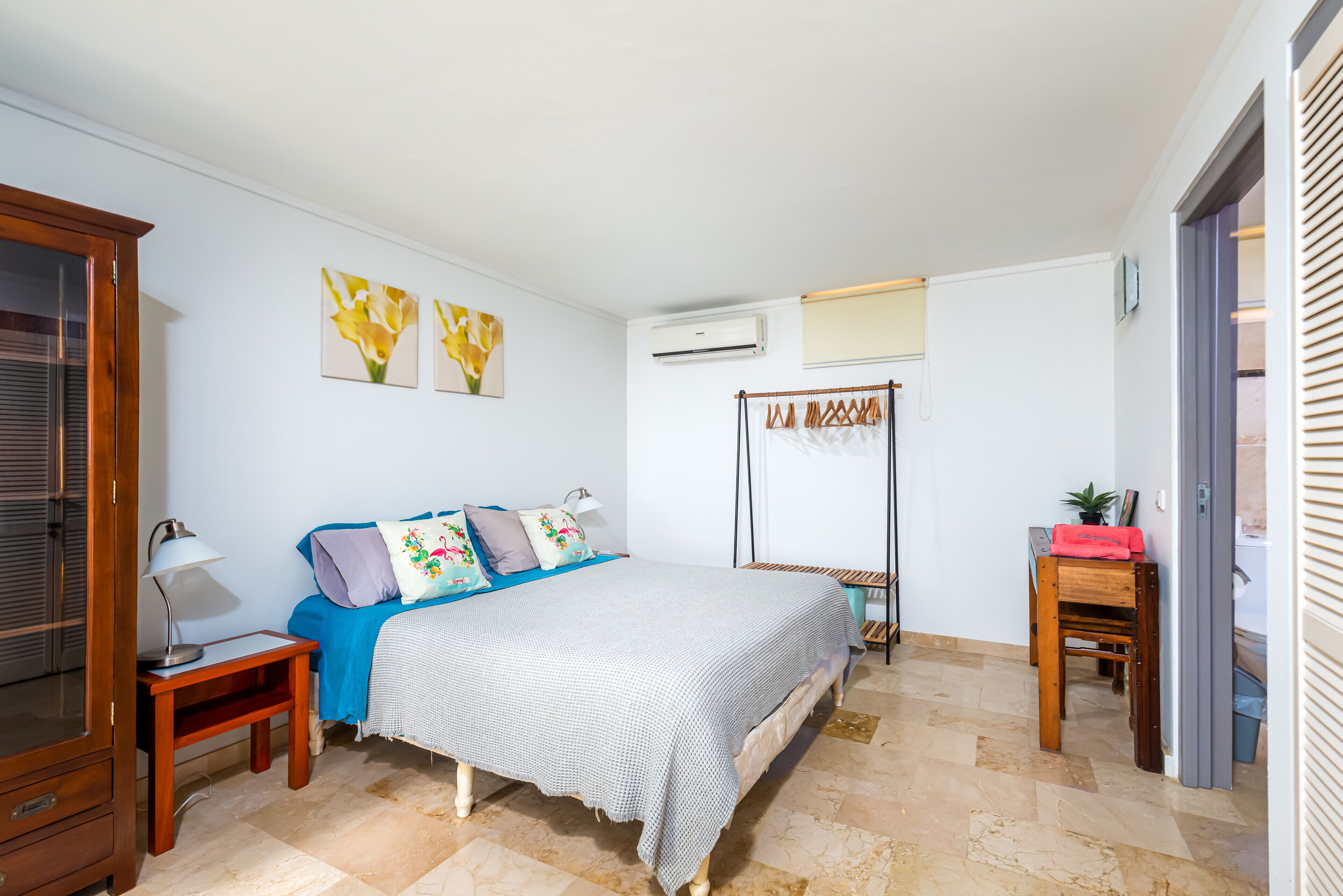 3 bedrooms, in-room safe, desk, iron/ironing board