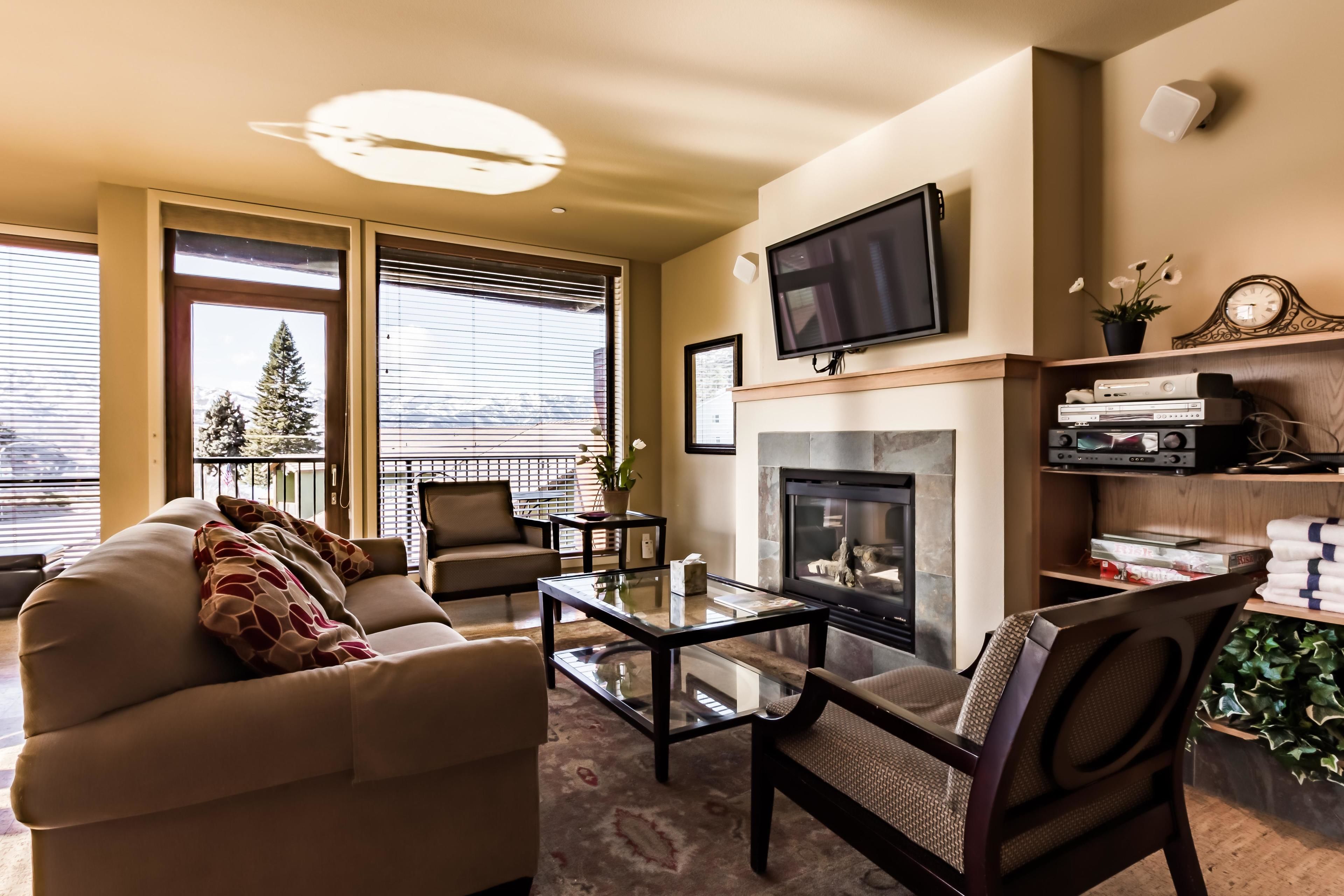 Condo, 2 Bedrooms, Hot Tub, Mountain View (Chelan Resort Suites: Comfort by the ) | Free WiFi, bed sheets