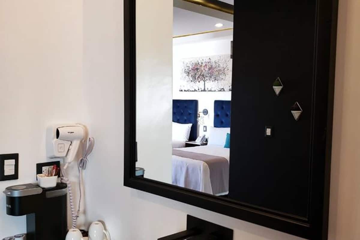 design double room | bathroom | shower, free toiletries, hair dryer, towels