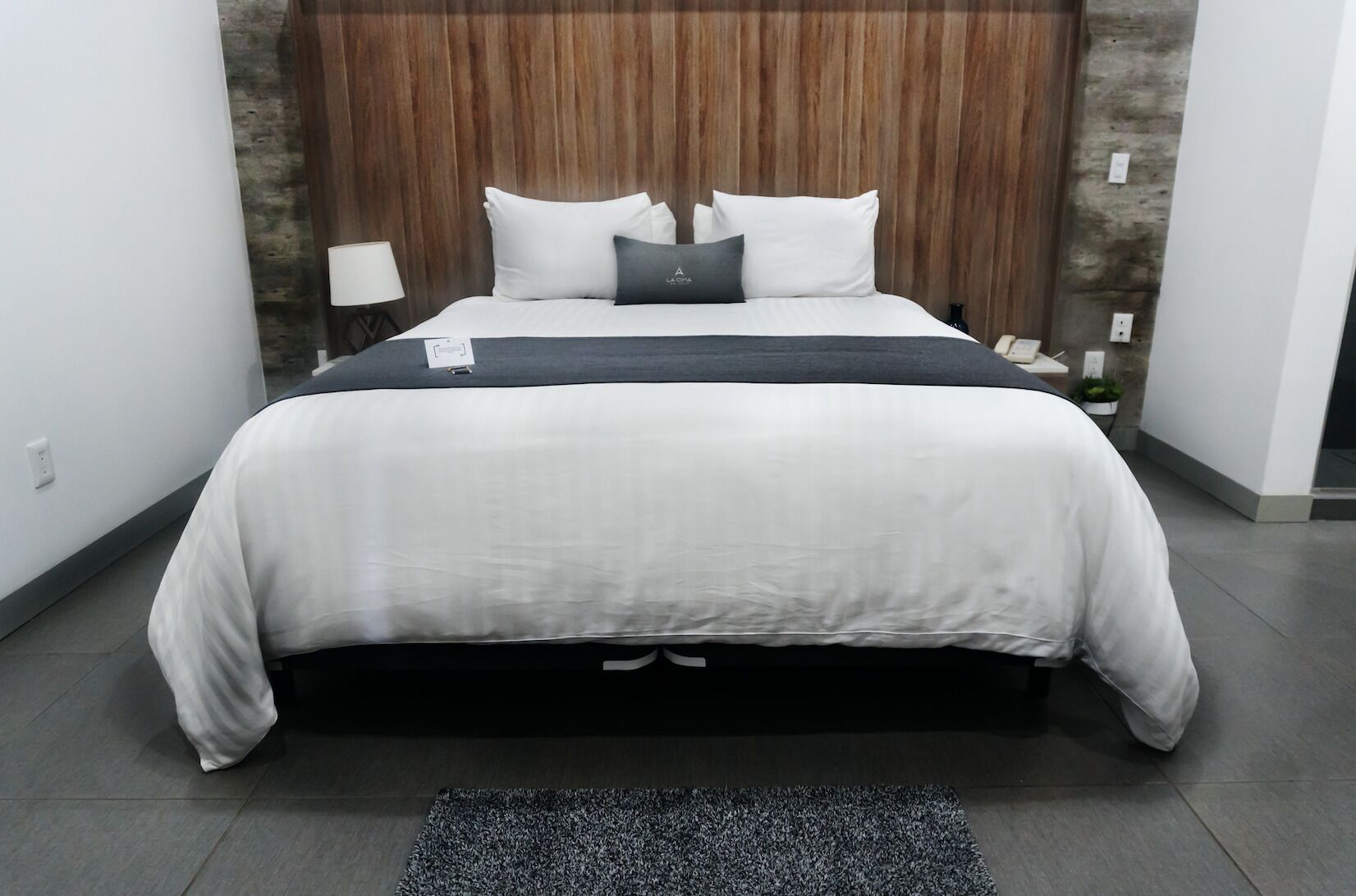premium suite, 3 bedrooms, vineyard view | 1 bedroom, frette italian sheets, premium bedding, down duvets