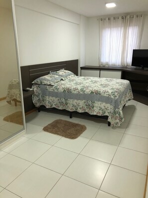 1 bedroom, premium bedding, pillow-top beds, individually decorated - Flat no Cabo Branco (João Pessoa)