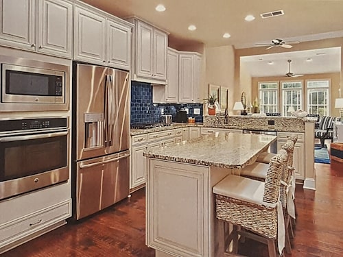 Fantastic Bayside Resort Beach Townhouse