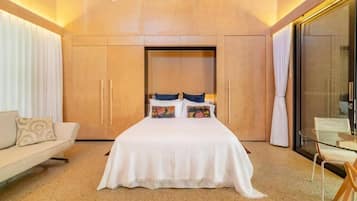 Iron/ironing board, free WiFi, bed sheets, wheelchair access