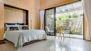 Iron/ironing board, free WiFi, bed sheets, wheelchair access