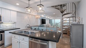 Interior - Spacious condo with sleeping loft - Sleeps 10 on Pensacola Bay - San Deluna 29 (Pensacola Beach)