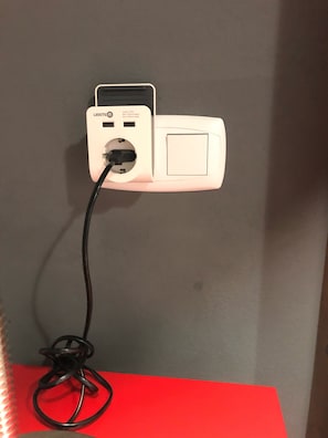 6 bedrooms, in-room safe, iron/ironing board, free WiFi