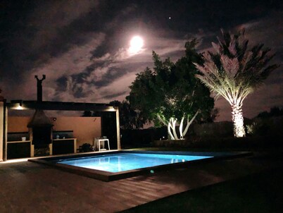 VILLA OLIVA swimming pool with hydro-massage wifi air conditioning and lots of space.